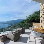 Lithos Retreat 1 *