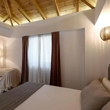 Lithos Retreat 1 *
