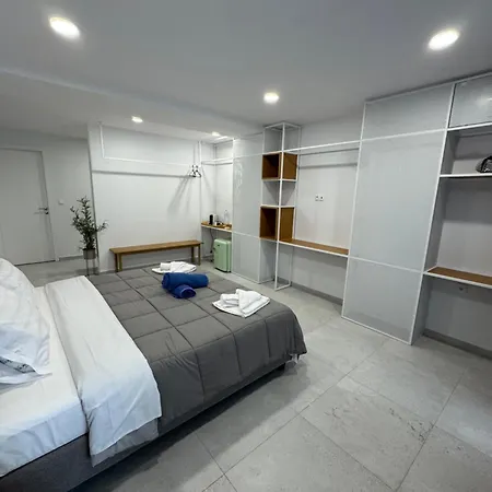 Villa Lithos Retreat 1